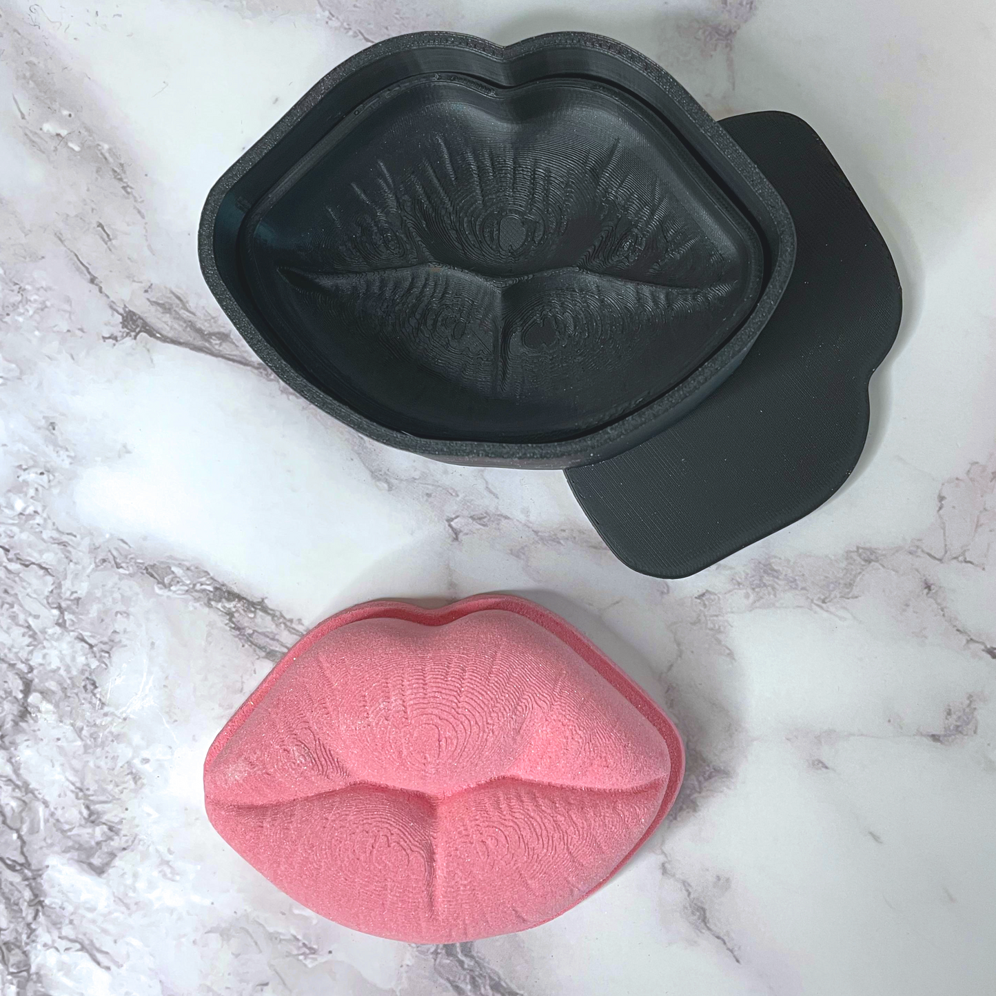 Kiss Bath Bomb Mold